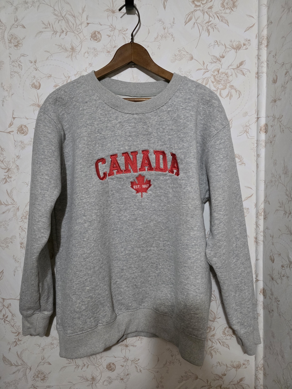 Canada Embroidered Grey Crewneck Sweater